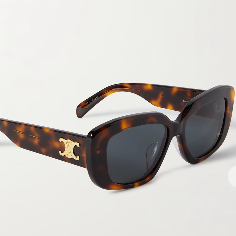 Celine Tortoise Sunglasses with Gold Detail - Picture 4 of 8